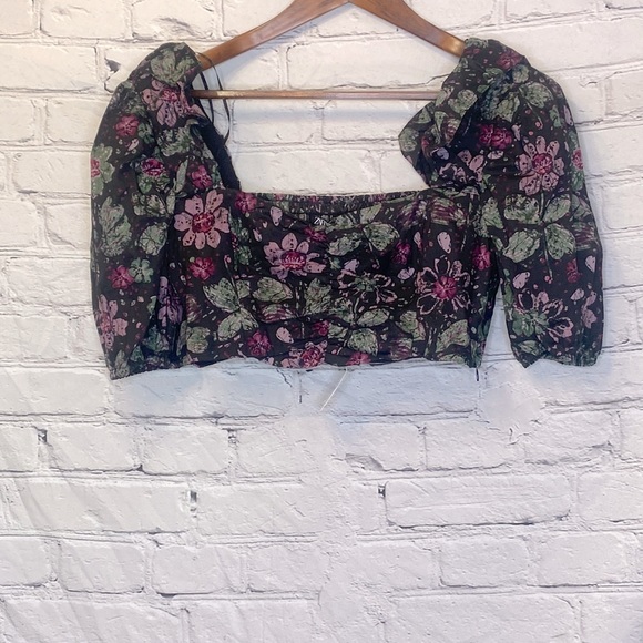 Zara Tops - Zara Black Pink Floral Long Sleeve Cropped Top Size Medium & Large